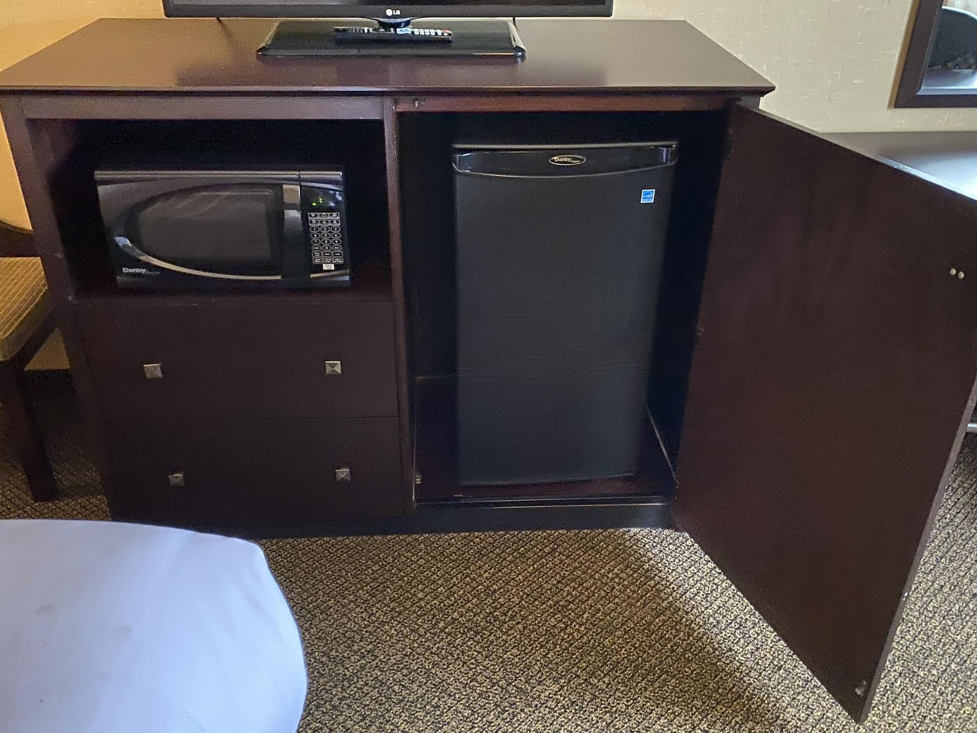 Comfort Inn & Suites Wadsworth Esterno foto
