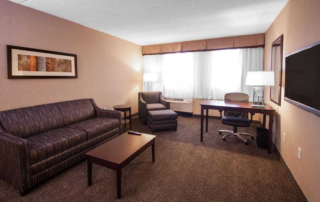 Comfort Inn & Suites Wadsworth Esterno foto