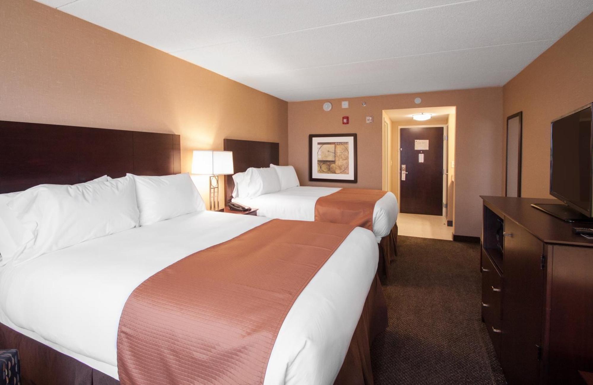 Comfort Inn & Suites Wadsworth Esterno foto