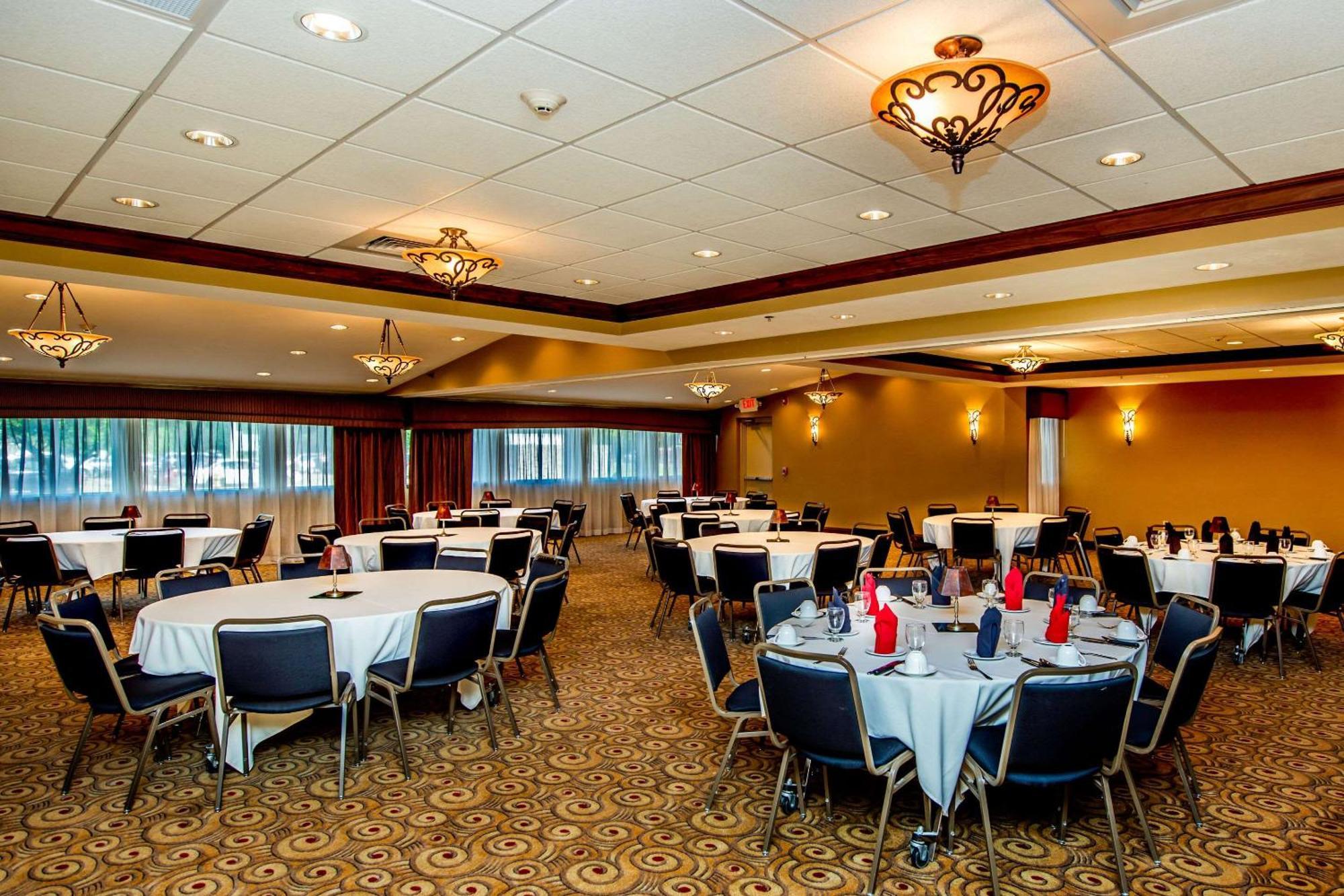 Comfort Inn & Suites Wadsworth Esterno foto