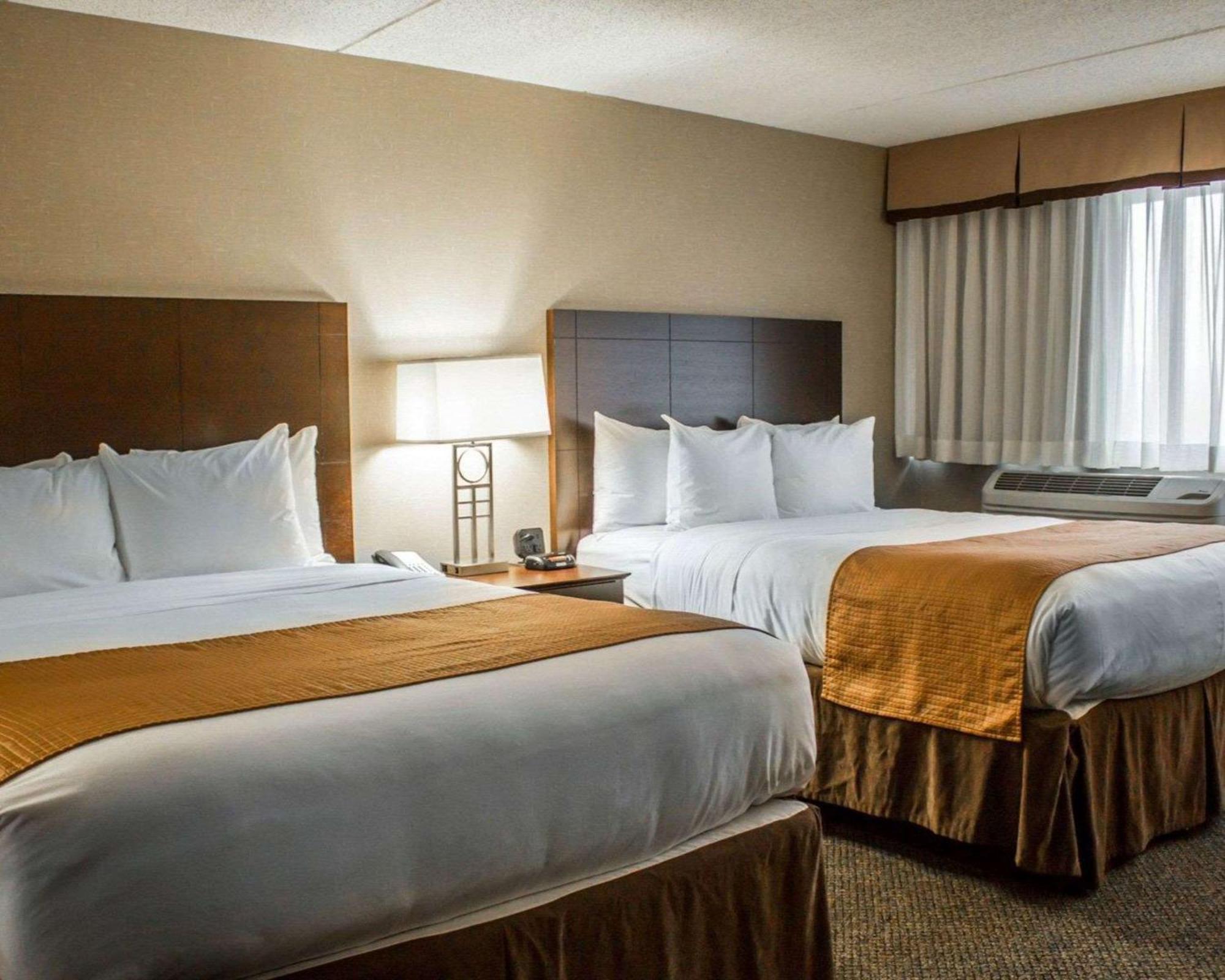 Comfort Inn & Suites Wadsworth Esterno foto