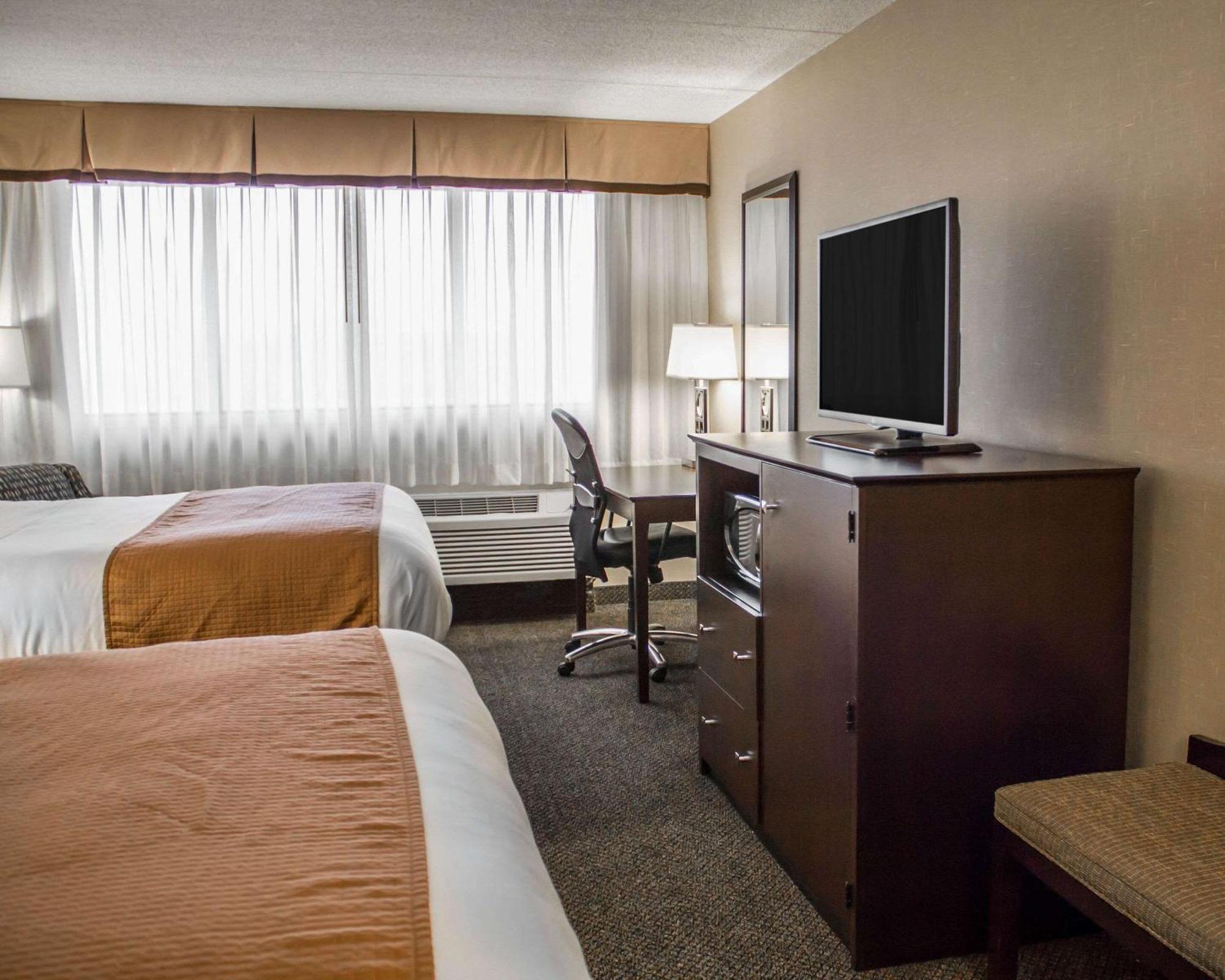 Comfort Inn & Suites Wadsworth Esterno foto
